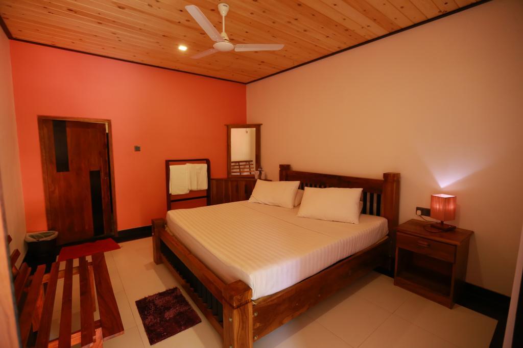 Eco Hotel Black & White - Anuradhapura Mihintale Bagian luar foto
